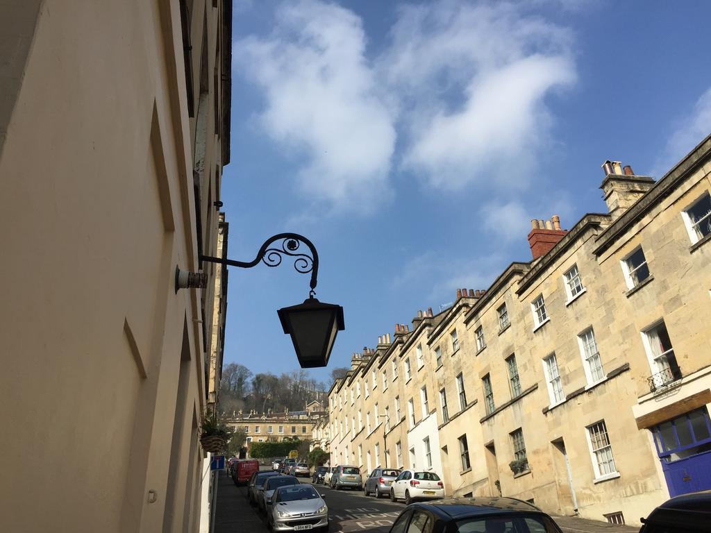 Quiet Lower Floor 2 Bed City Apartment With Private Patio Garden Bath Exterior photo