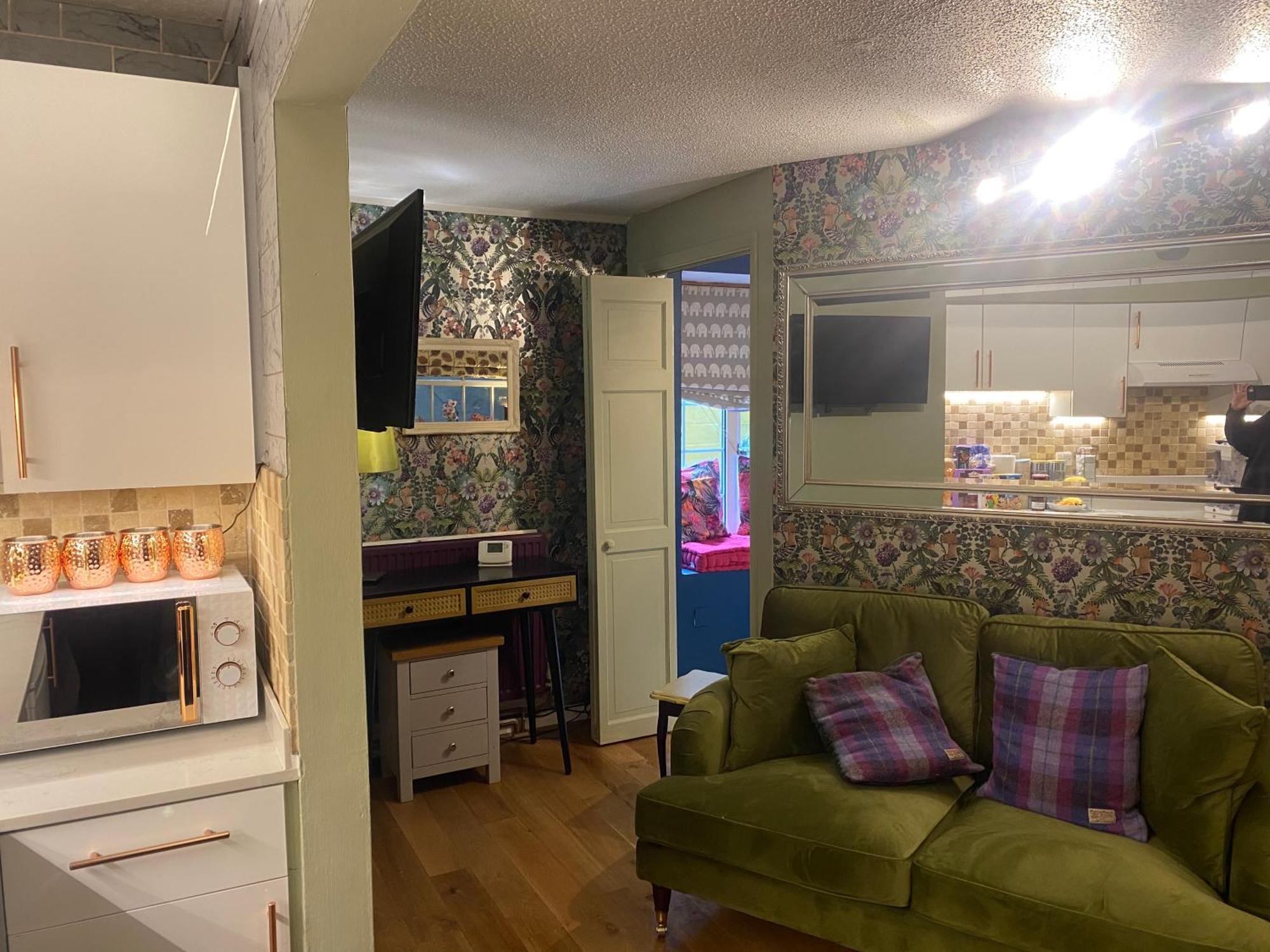 Quiet Lower Floor 2 Bed City Apartment With Private Patio Garden Bath Exterior photo